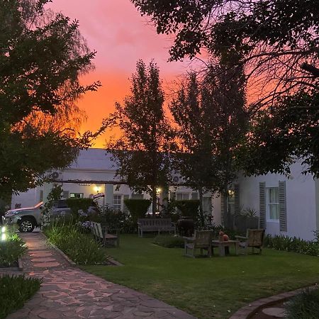 Cape Karoo Guesthouse Beaufort West Exterior foto